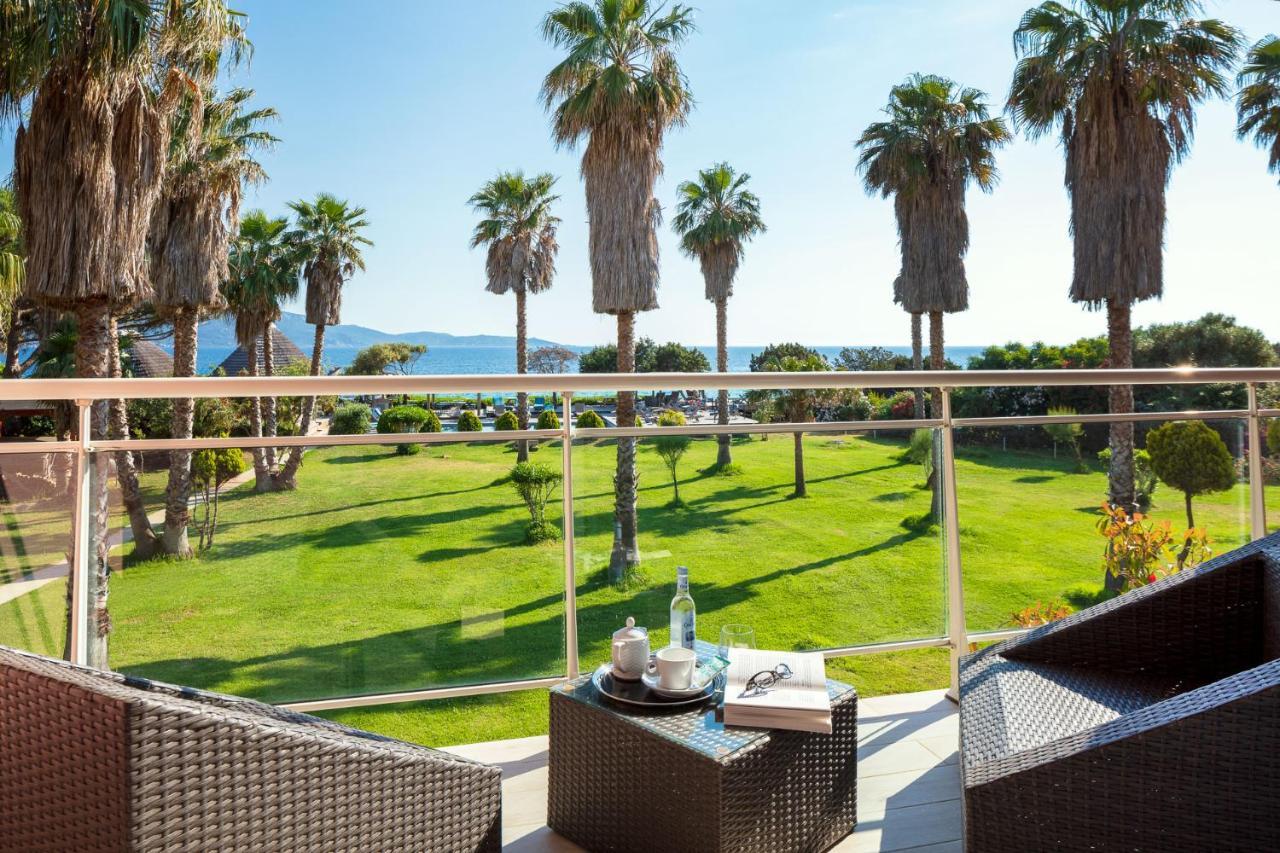 Hotel Le Ruesco Ольмето Экстерьер фото