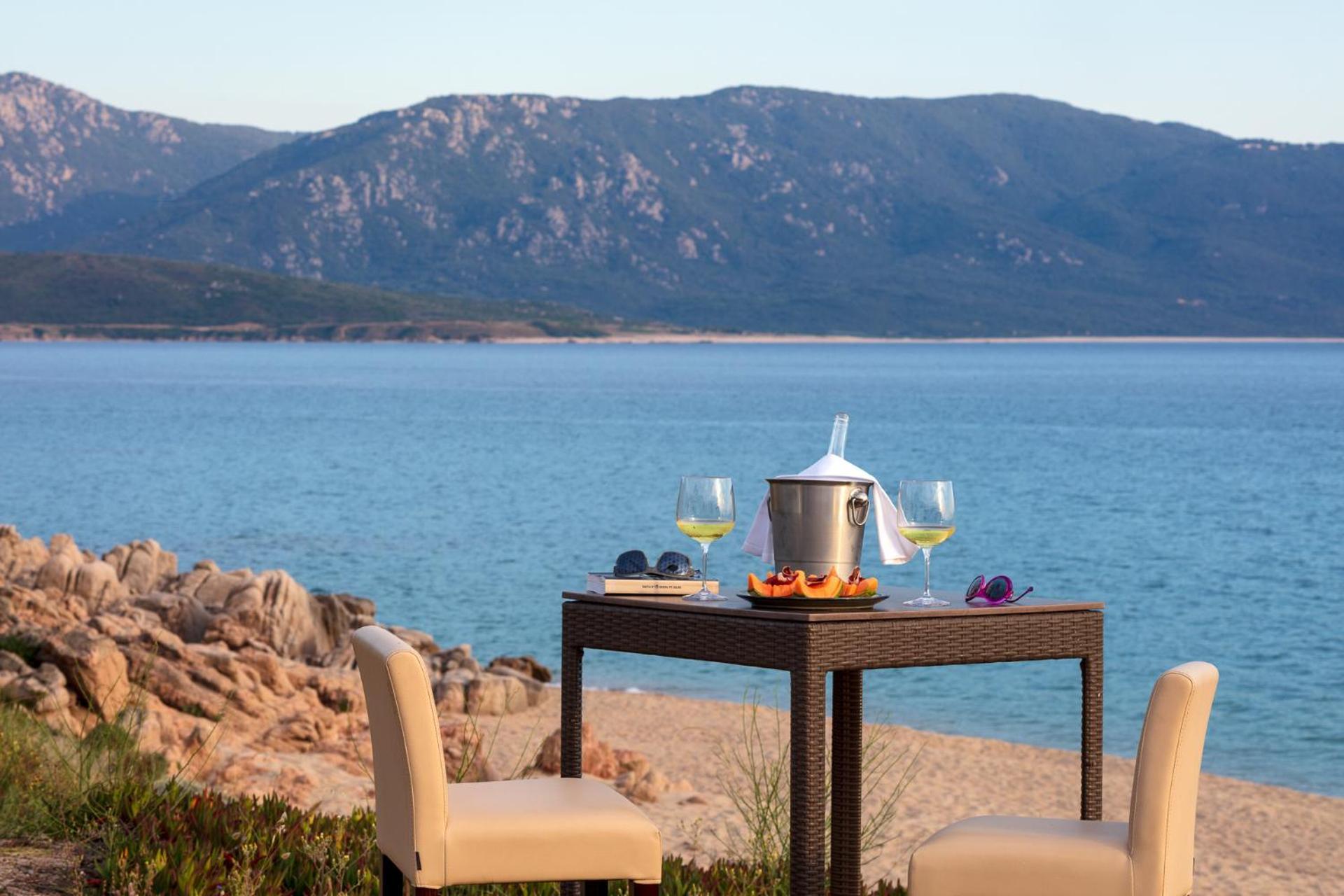 Hotel Le Ruesco Ольмето Экстерьер фото